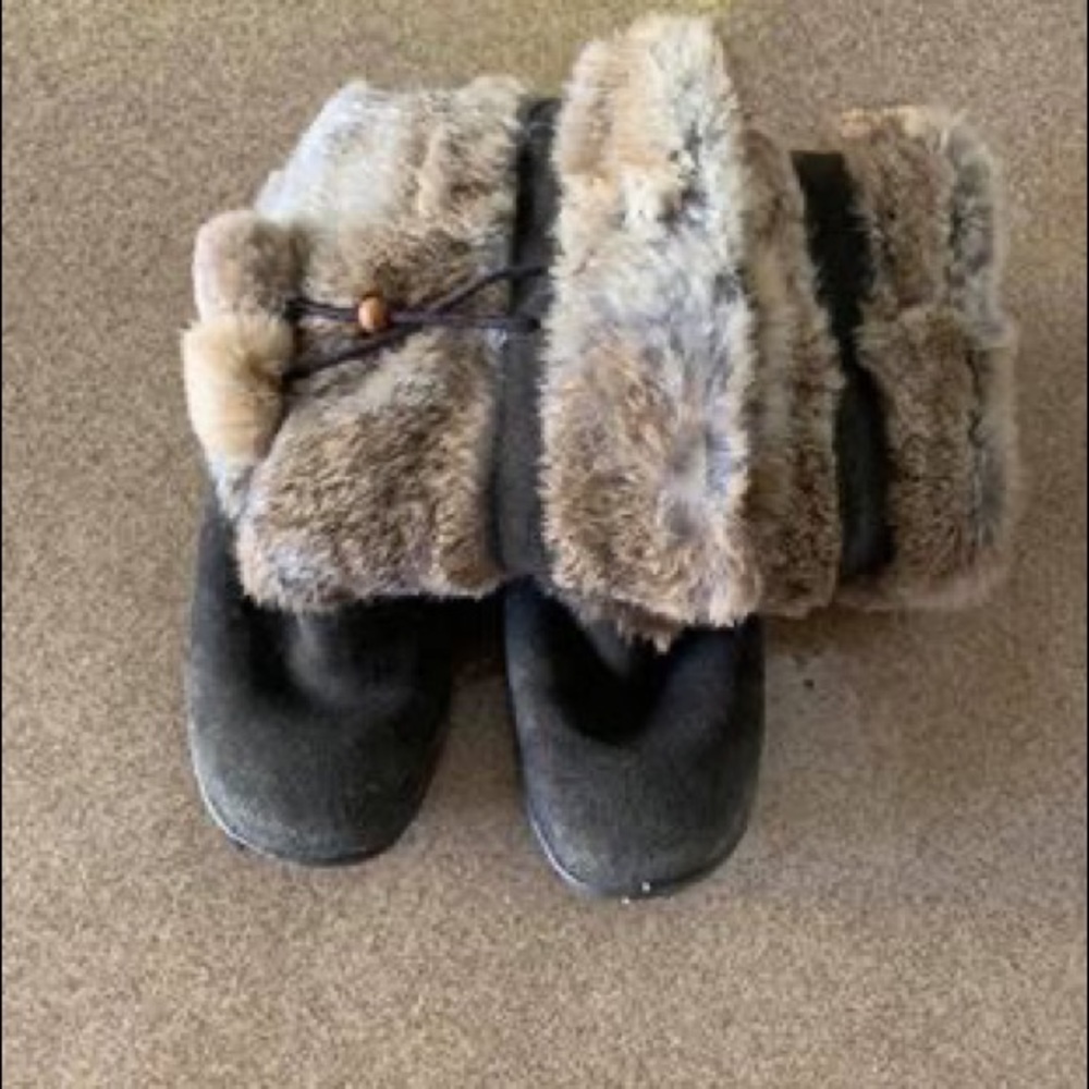 Snow boots